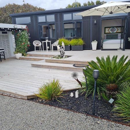 شقة Aroha Tiny House Peka Peka وايكاناي المظهر الخارجي الصورة